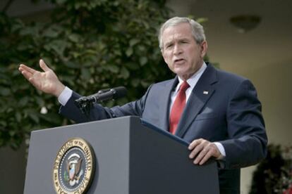 George Bush, durante la rueda de prensa ofrecida ayer en la Casa Blanca.