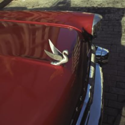 Un coche clásico estadounidense en las calles de La Habana.