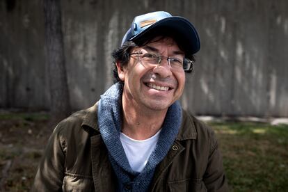 Jorge Carreño, trabajador independiente de 55 años, en Santiago (Chile), el 2 de noviembre de 2023.