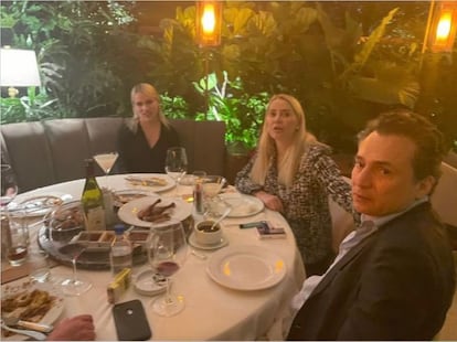 Emilio Lozoya Austin, durante la cena en el restaurante de Ciudad de México.