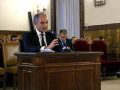 El expresidente de la Generalitat valenciana Francisco Camps durante la segunda jornada del juicio contra él y el exsecretario regional del PP Ricardo Costa por la denominada causa de los trajes del caso Gürtel.