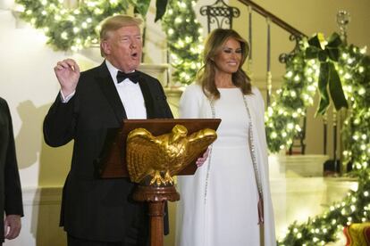 El presidente Donald Trump y la primera dama Melania Trump durante un evento en la Casa Blanca.