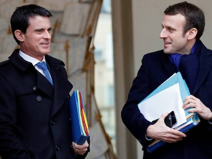 Valls y Macron, en 2016, cuando el primero era primer ministro y el segundo, ministro de economía.