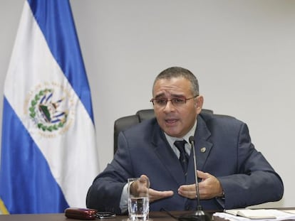 El presidente de El Salvador, Mauricio Funes, durante una rueda de prensa