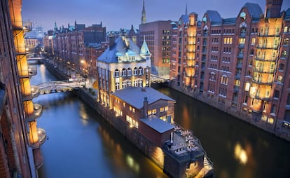 Canales del barrio de Speicherstadt, en Hamburgo (Alemania).