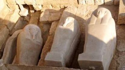Sarcòfags de l'època saïta trobats a Oxirrinc durant les excavacions.