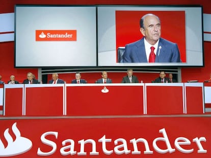 La mesa presidencial de la Junta General del Banco Santander, presidida por Emilio Botín.