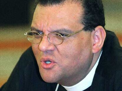 El sacerdote Andrew White.