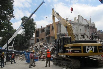 Obras de demolici&oacute;n en Concepci&oacute;n B&eacute;istegui 1503.