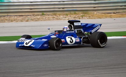 Tyrrell consiguió un coche ganador, propulsado por un motor Cosworth V8, que puso en manos de Jackie Stewart entre 1971 y 1973. El británico fue campeón Mundial en 1971 y 1973.