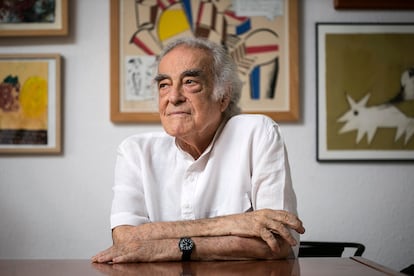 El historiador del arte Valeriano Bozal, en su casa de Madrid, en 2021.