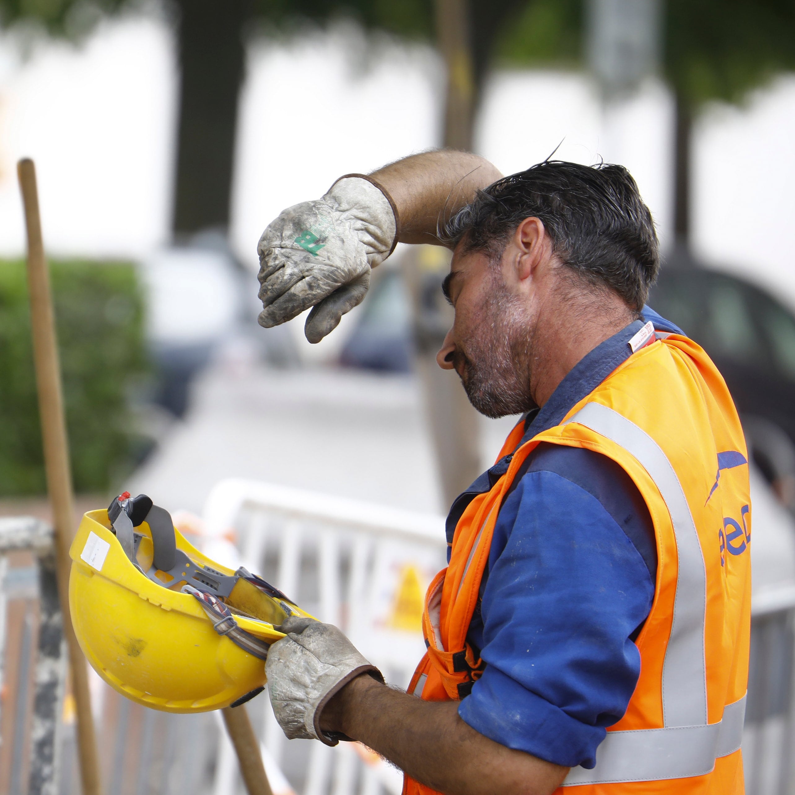 Trabajo envía más de 100.000 avisos a empresas para que garanticen la protección de los empleados frente al calor