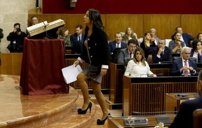 Marta Bosquet de Ciudadanos, momentos antes de prestar juramento, como nueva Presidenta del Parlamento Andaluz.