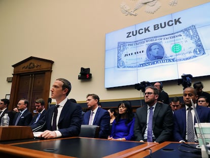 Marck Zuckerberg testifica ante el comité de Servicio Financieros de la Cámara de Representantes, en Washington el 23 de octubre de 2019.