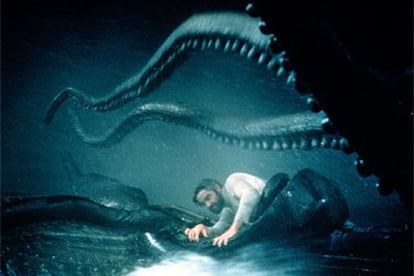 Un fotograma de la película 'Veinte mil leguas de viaje submarino' (1954), dirigida por Richard Fleischer.