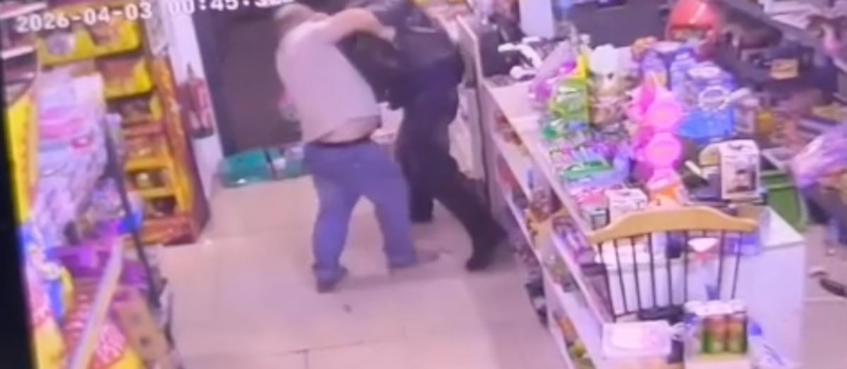 Night of terror for a merchant in Getafe: they try to rob him and stab him twice | Madrid News