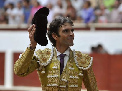 José Tomás, durante la tercera corrida de la Feria de San Juan y San Pedro de León, en junio de 2014.
