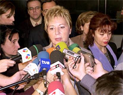 La ministra de Sanidad, Celia Villalobos, esta mañana en el Congreso de los Diputados.