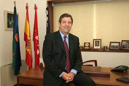 El alcalde de Villanueva de la Cañada, Luis Partida, del PP, en su despacho.