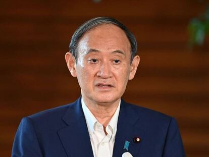 El primer ministro japonés Yoshihide Suga tras el anuncio de que renuncia  presentarse a la reelección como líder del partido