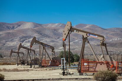 Campo petrolífero en Belridge , Kern County, California, USA.