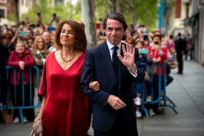 La excaldesa de Madrid Ana Botella junto al expresidente del Gobierno José María Aznar.






