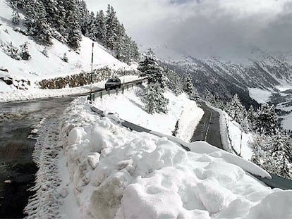 El Pirineo registra las primeras nevadas serias de la temporada