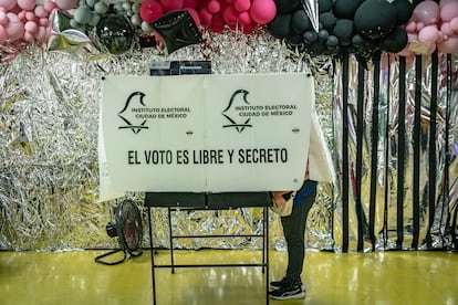 Con estos comicios, que culminarán con una segunda convocatoria en 2027, México da un salto a lo desconocido que ningún país se ha atrevido a dar antes.