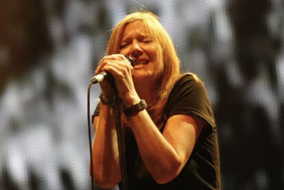 Beth Gibbons, cantante de Portishead, durante su actuación de ayer.