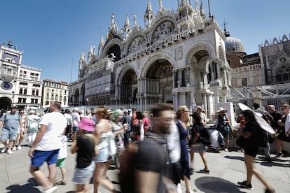 La plaza de San Marco, en Venecia, abarrotada de turistas en agosto de 2022. 