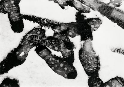 ’Pisadas en la nieve’ (1994), de Yasuhiro Ishimoto. 