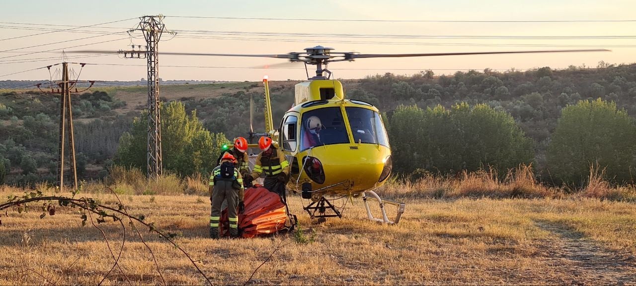 Un hombre queda en muerte cerebral tras caerle la descarga de agua de un hidroavión