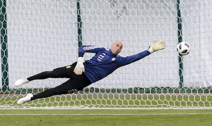 Caballero, en un entrenamiento de Argentina en Moscú. 