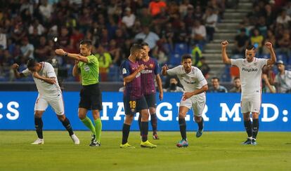 Pablo Sarabia tras marcar gol al Barcelona.