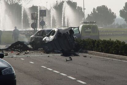 La explosión del coche bomba de ETA no ha causado víctimas mortales, pero sí heridos de levedad, por el impacto de cristales.