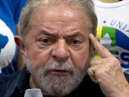 Lula conversa com a imprensa em 4 de mar&ccedil;o.