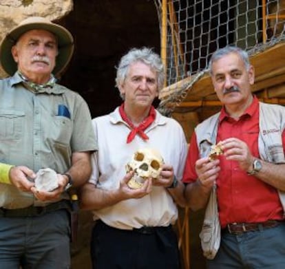 Los tres codirectores de las excavaciones.