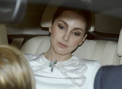 Alejandra Romero Suárez, en el coche en el llegó a su boda con Pedro de Armas el pasado sábado..