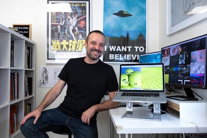 JM Blay, el diseñador de 'motion graphic', en su estudio de Valencia.