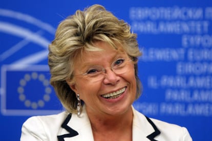 La comisaria de Justicia y Derechos Fundamentales de la UE, Viviane Reding, ayer en Estrasburgo.