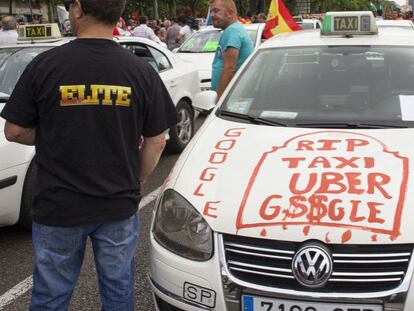 La CNMC pide cambiar la orden de alquiler de coches con conductor