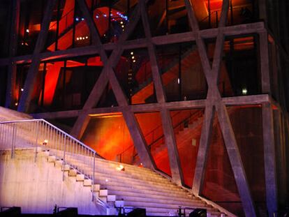 Centro Coreográfico Nacional, Pavillon Noir, en Aix-en-Provence, de Rudy Ricciotti.