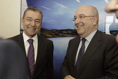 Paulino Rivero y Joaquín Almunia, este viernes en Santa Cruz de Tenerife.
