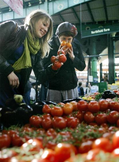 Un puesto de hortalizas en Borough Market.