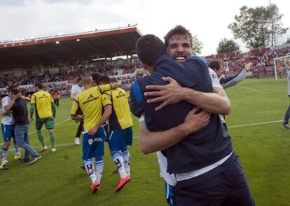 Jos&eacute; Manuel Fern&aacute;ndez celebra la victoria de su equipo.