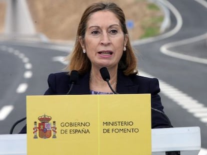 La ministra de Fomento, Ana Pastor, durante su interveni&oacute;n en la inauguraci&oacute;n del nuevo tramo de la A27, entre El Morell y la variante de Valls.