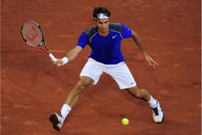 Roger Federer durante el partido de cuartos de final contra Robin Soderling del Open de Madrid.