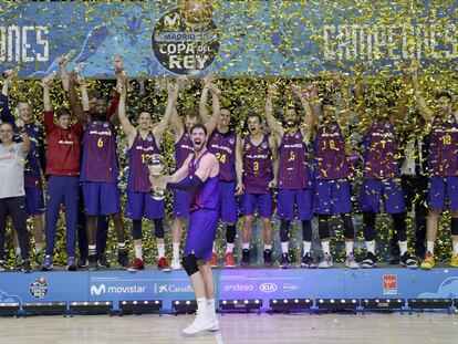 Los jugadores del Barcelona Lassa ganan la Copa del Rey.