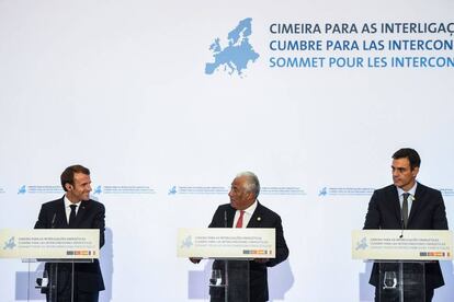 Macron,Costa y Sánchez, durante la rueda de prensa.