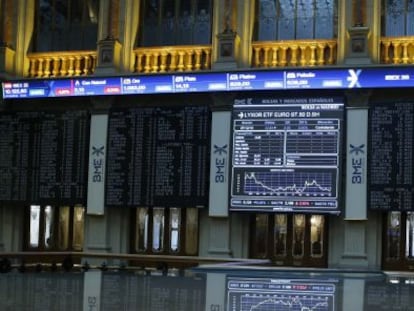 Monitor informativo en la bolsa de Madrid que muestra las variaciones del principal indicador de la Bolsa espa&ntilde;ola, el IBEX 35.